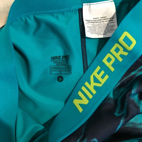 Small Nike pros - Picture 2 of 2